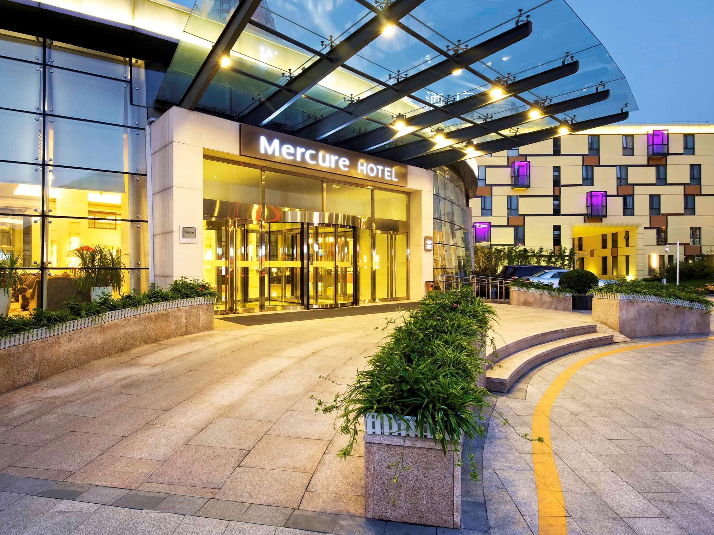 Отель Mercure Beijing Downtown Экстерьер фото