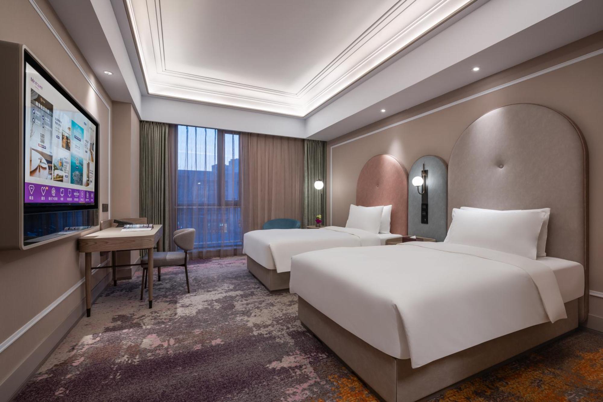 Отель Mercure Beijing Downtown Экстерьер фото